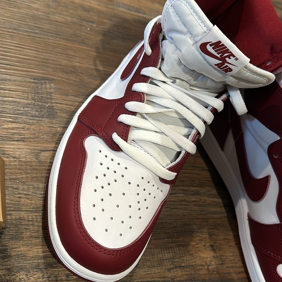 AIR JORDAN 1 Retro - Picture 8 of 9